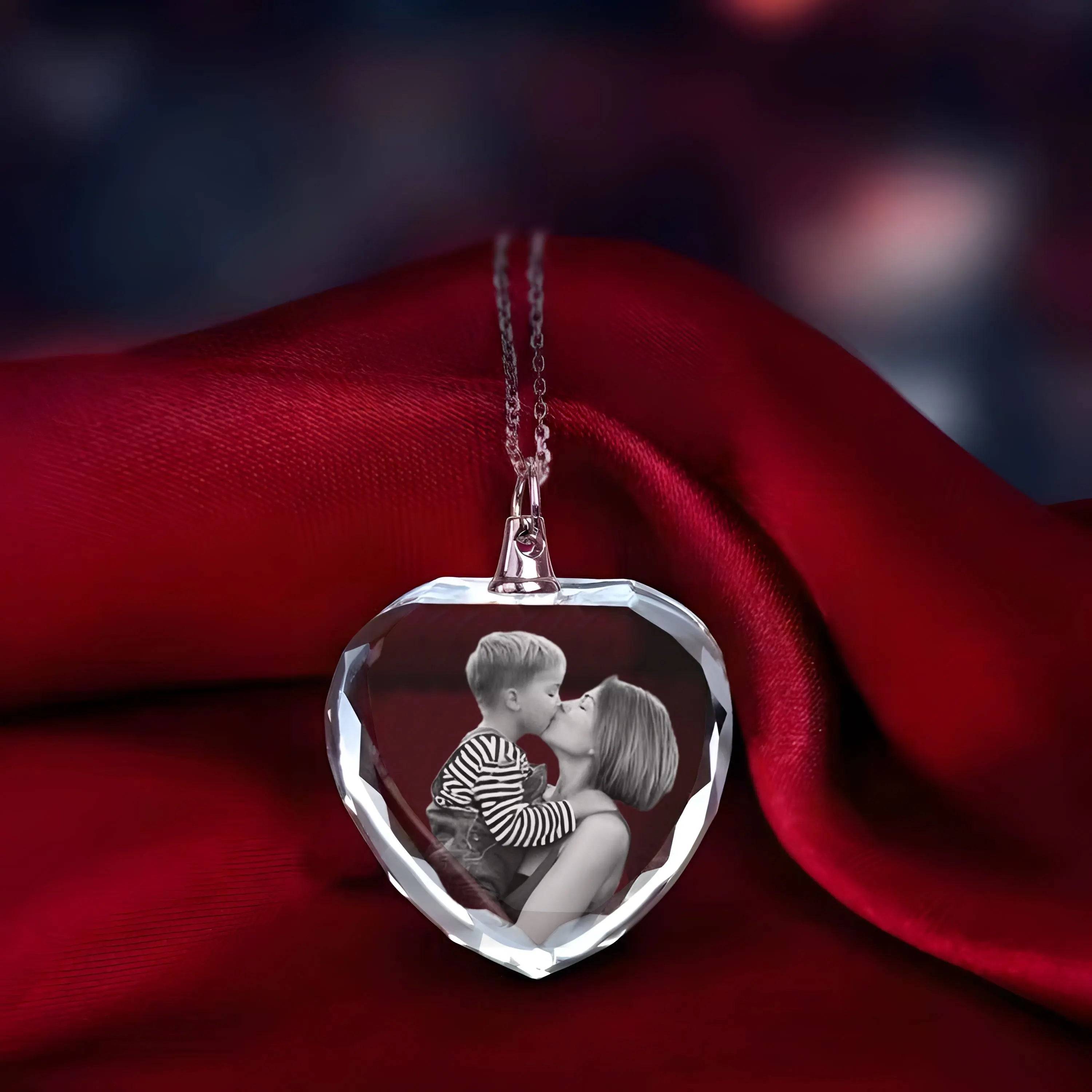 3D Crystal Photo Necklace Heart Shape PawCrystal